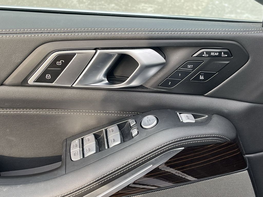 Thumbnail: 2024 BMW X7 - 13