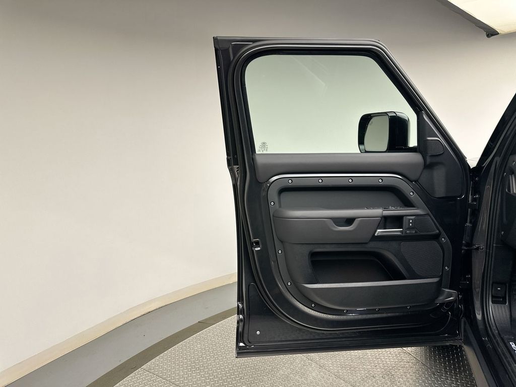 Thumbnail: 2026 Land Rover Defender - 9