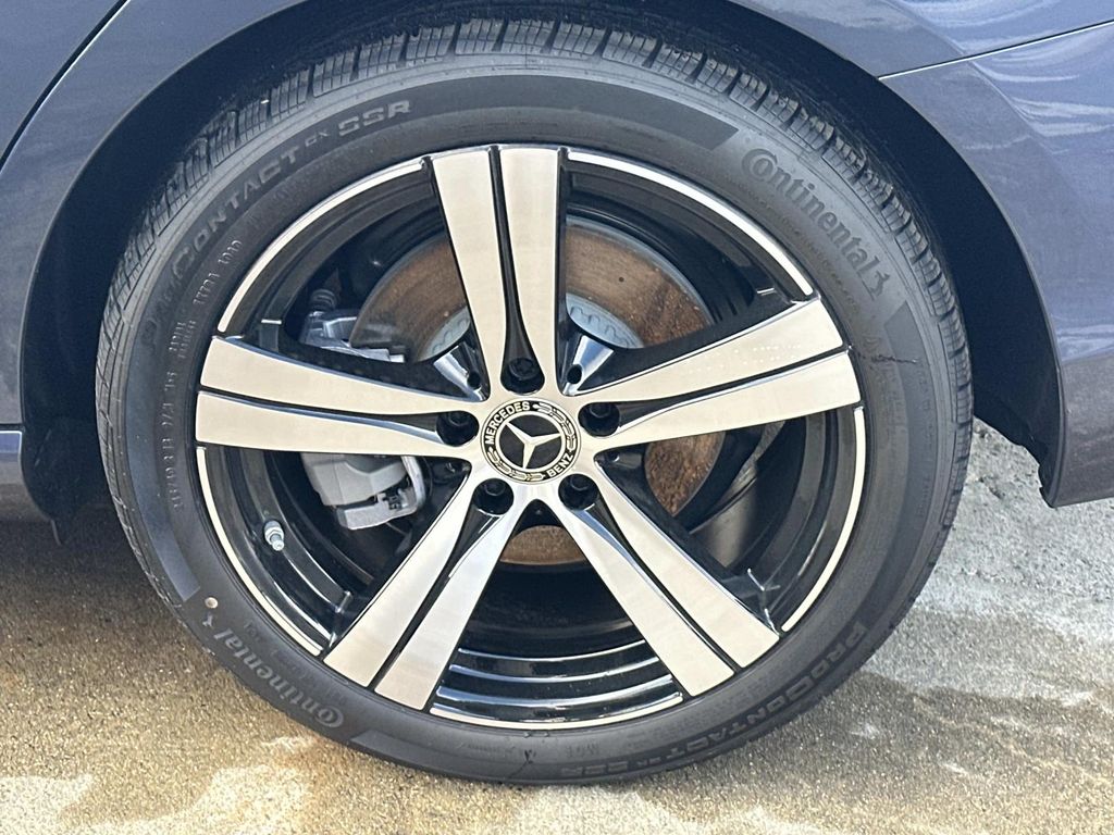 Thumbnail: 2025 Mercedes-Benz C-Class - 7