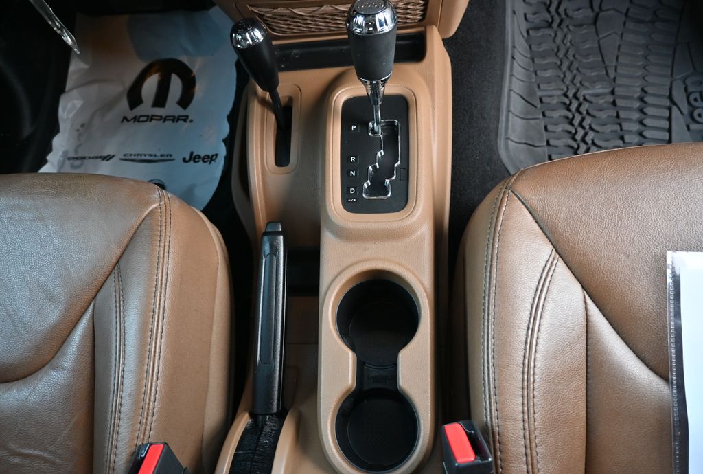 Thumbnail: 2014 Jeep Wrangler - 13