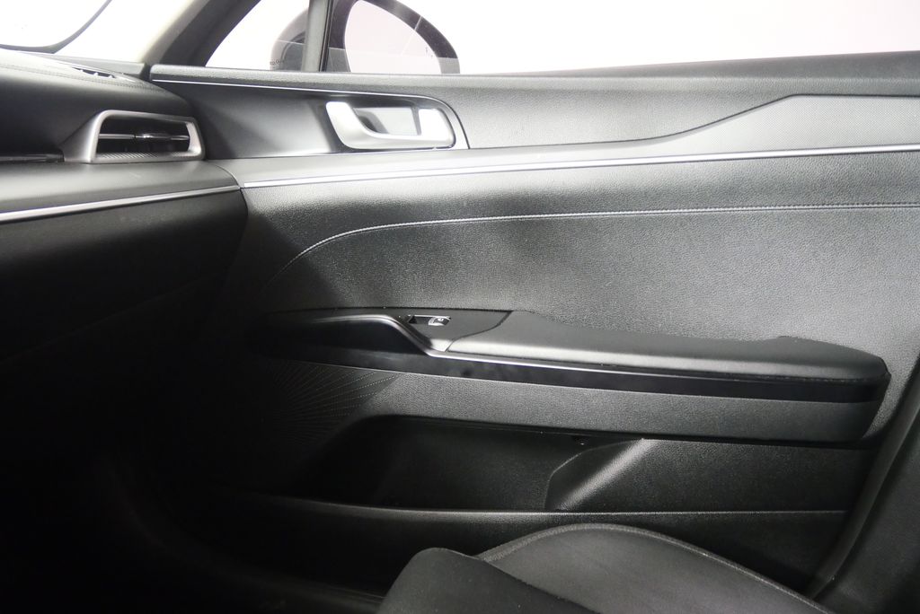 Thumbnail: 2021 Kia K5 - 25