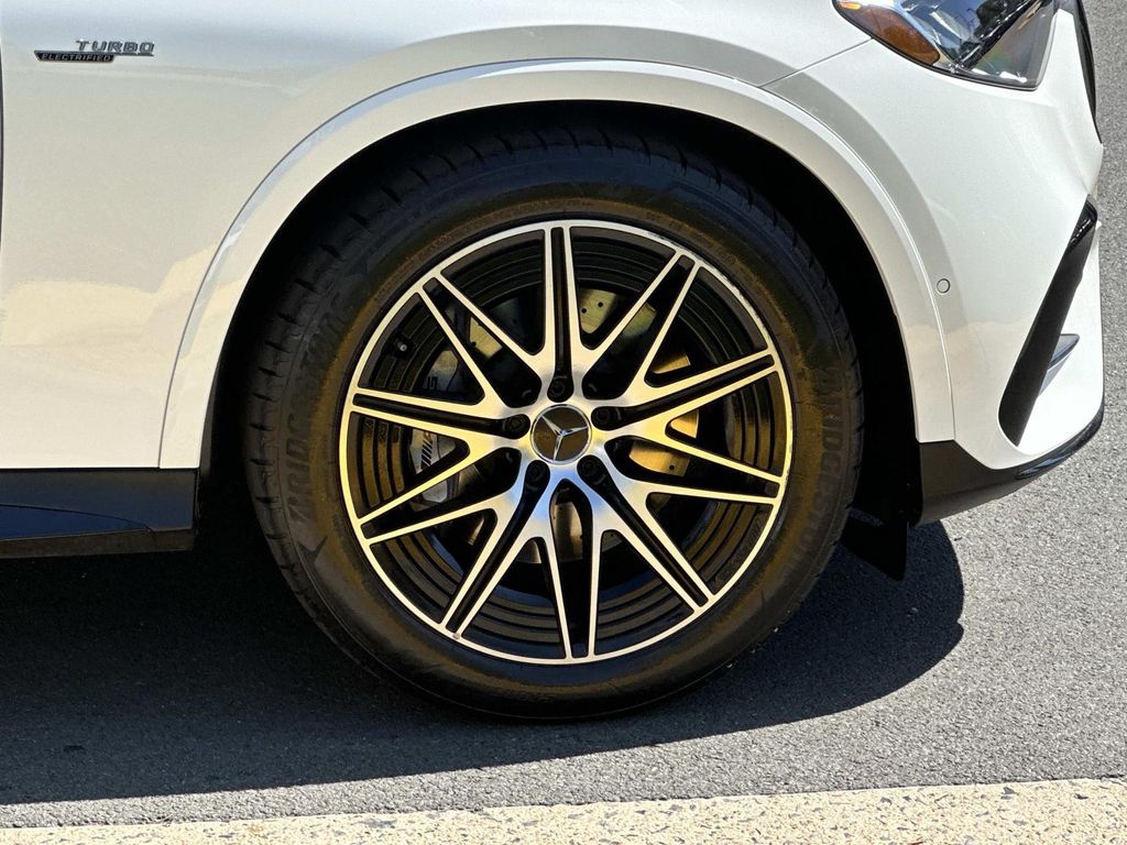 Thumbnail: 2025 Mercedes-Benz GLC - 10