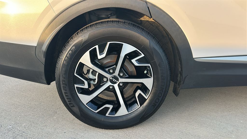 2023 Kia Sportage EX White at Community Kia