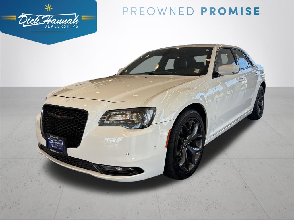 Bright White Clearcoat 2023 Chrysler 300 Sedan Rear-Wheel Drive 8-Speed Automatic