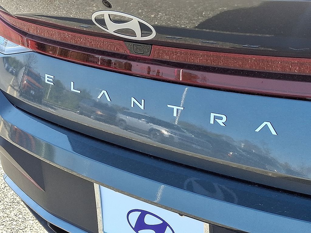 2025 Hyundai Elantra Sport 5