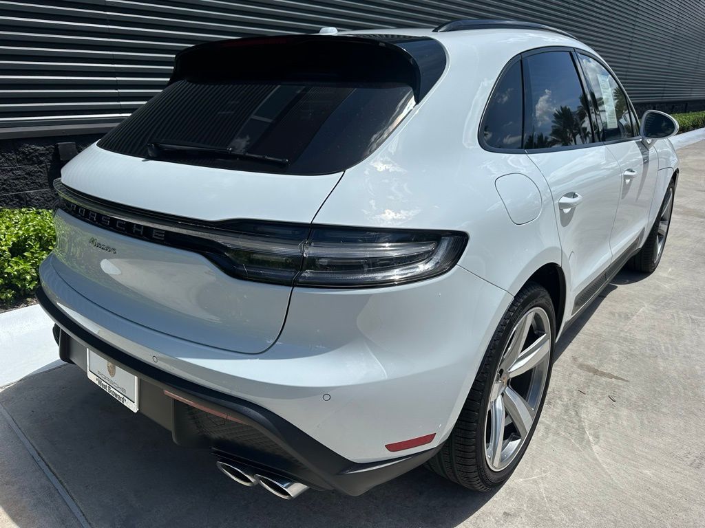 Thumbnail: 2025 Porsche Macan - 9