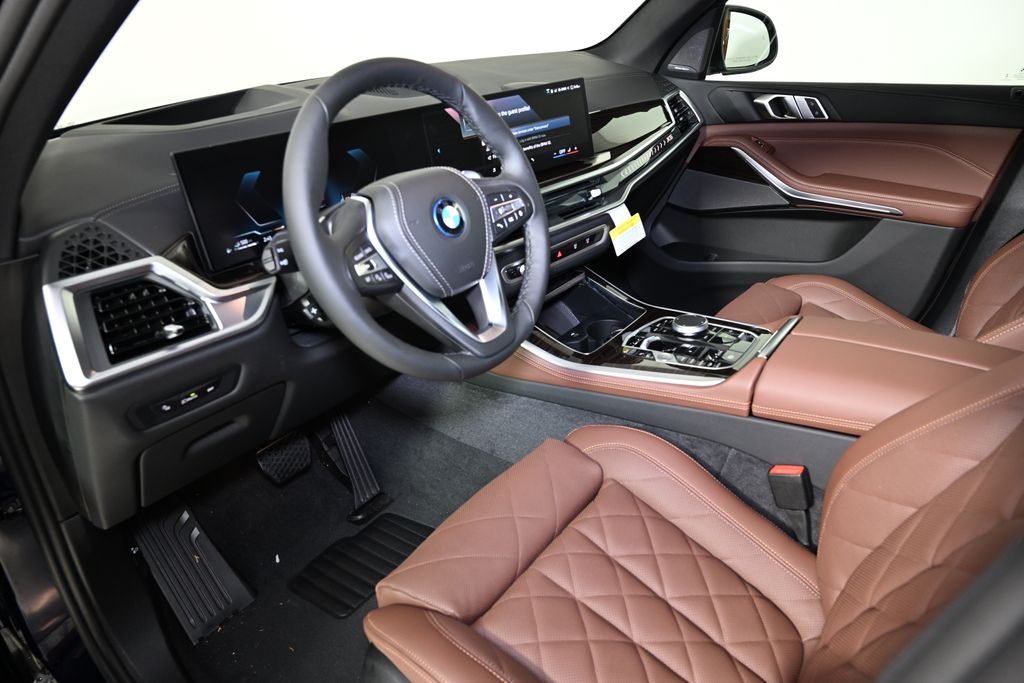 Thumbnail: 2026 BMW X5 - 15
