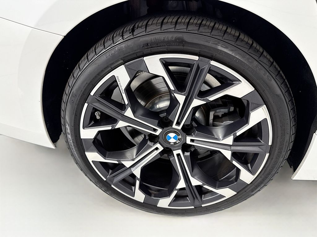 Thumbnail: 2025 BMW 3 Series - 32