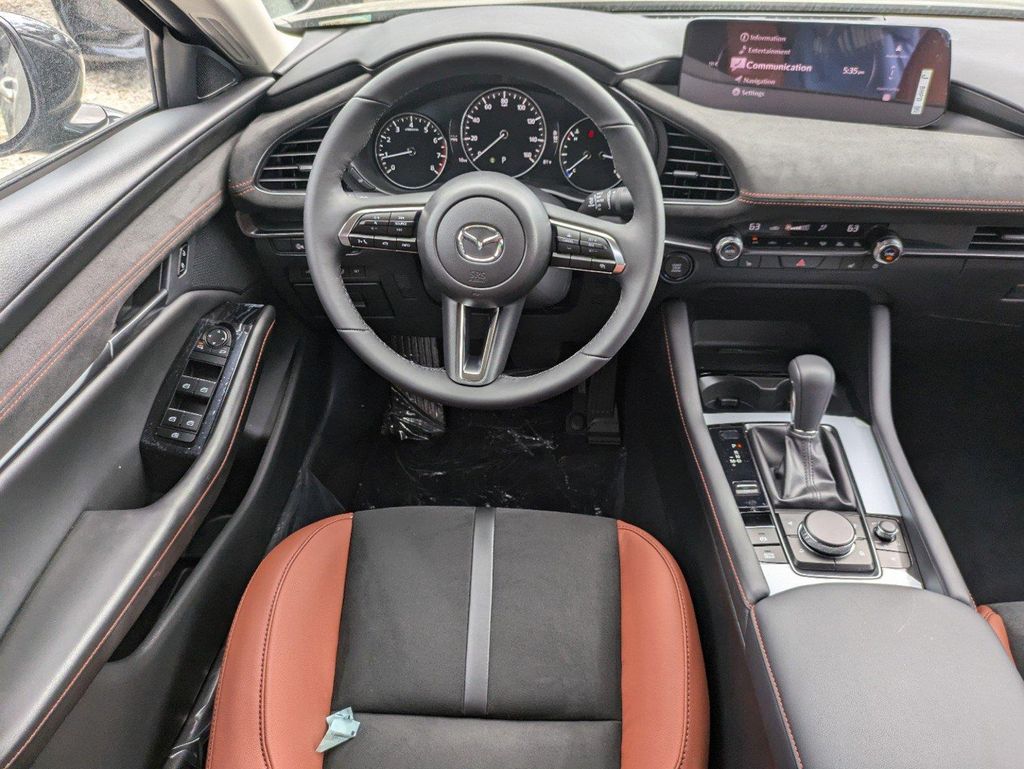 2025 Mazda Mazda3 2.5 Carbon Turbo photo