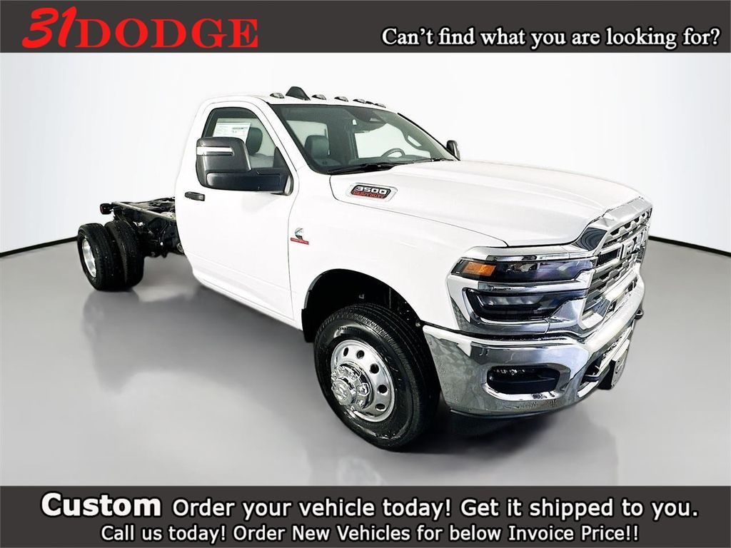 2025 RAM 3500 Chassis Tradesman Regular Cab LB DRW RWD