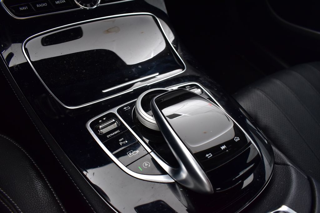 Thumbnail: 2017 Mercedes-Benz E-Class - 23