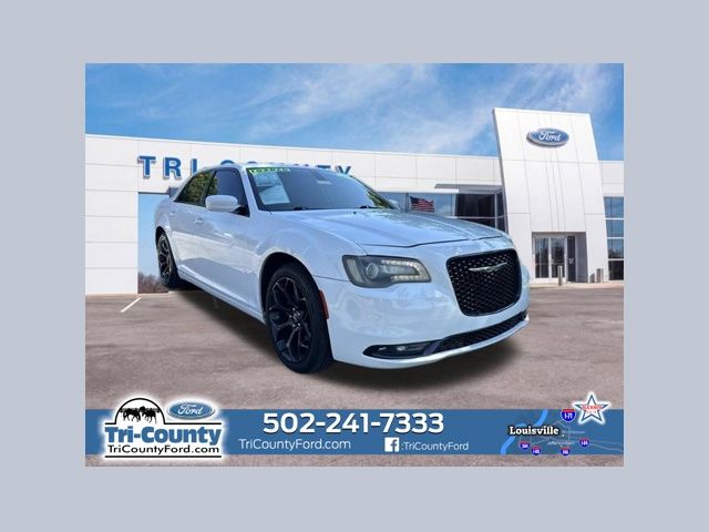Bright White Clearcoat 2019 Chrysler 300 Sedan Rear-Wheel Drive 8-Speed Automatic
