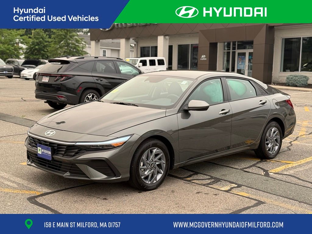Amazon Gray 2026 Hyundai Elantra Hybrid Sedan Front-Wheel Drive 6-Speed Dual Clutch