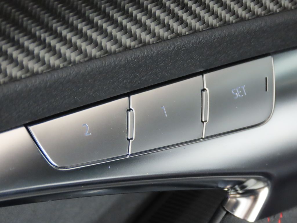 Thumbnail: 2026 Audi RS 6 - 28