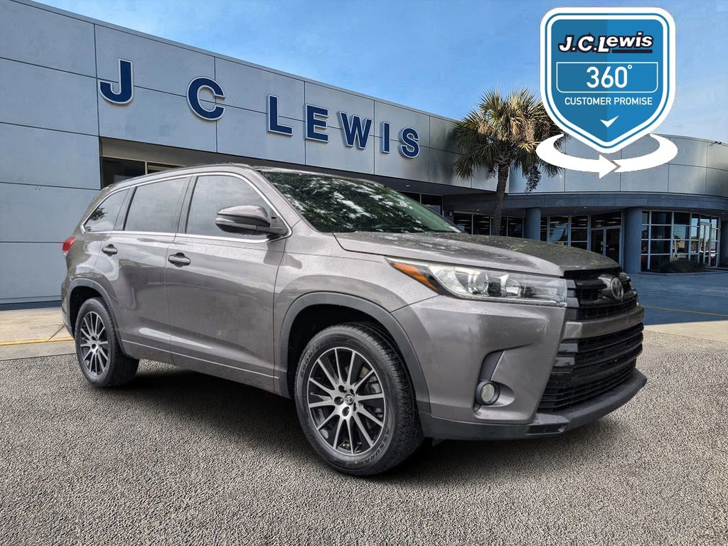 2017 Toyota Highlander SE