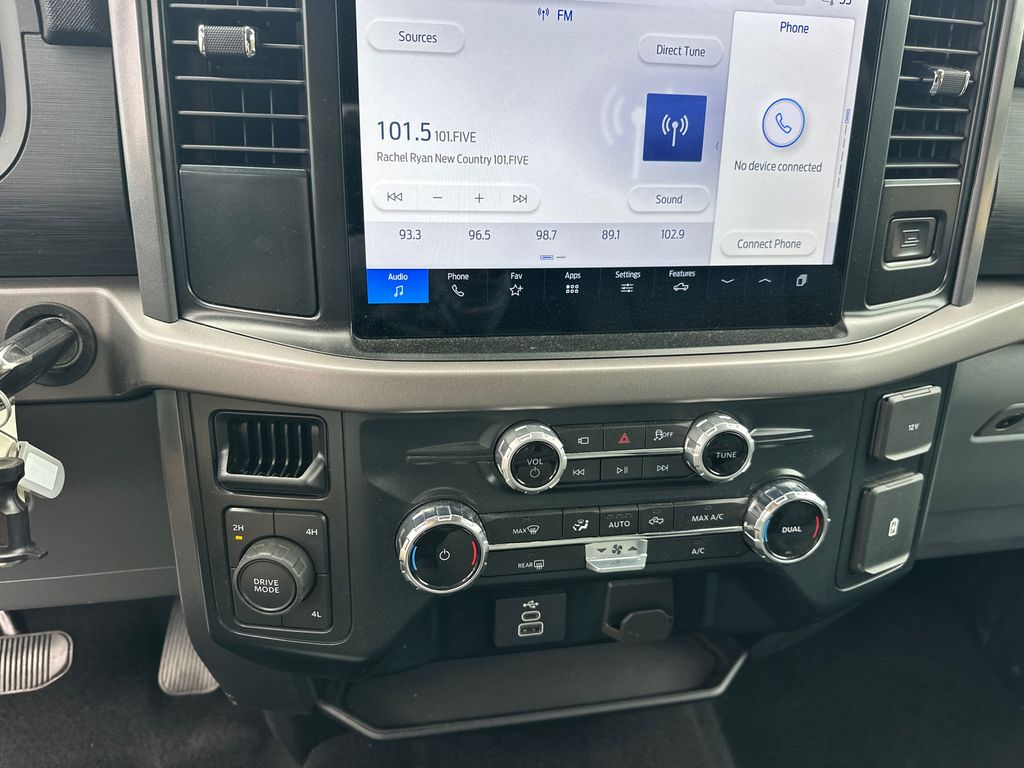 Used 2025 White Ford XLT image 30