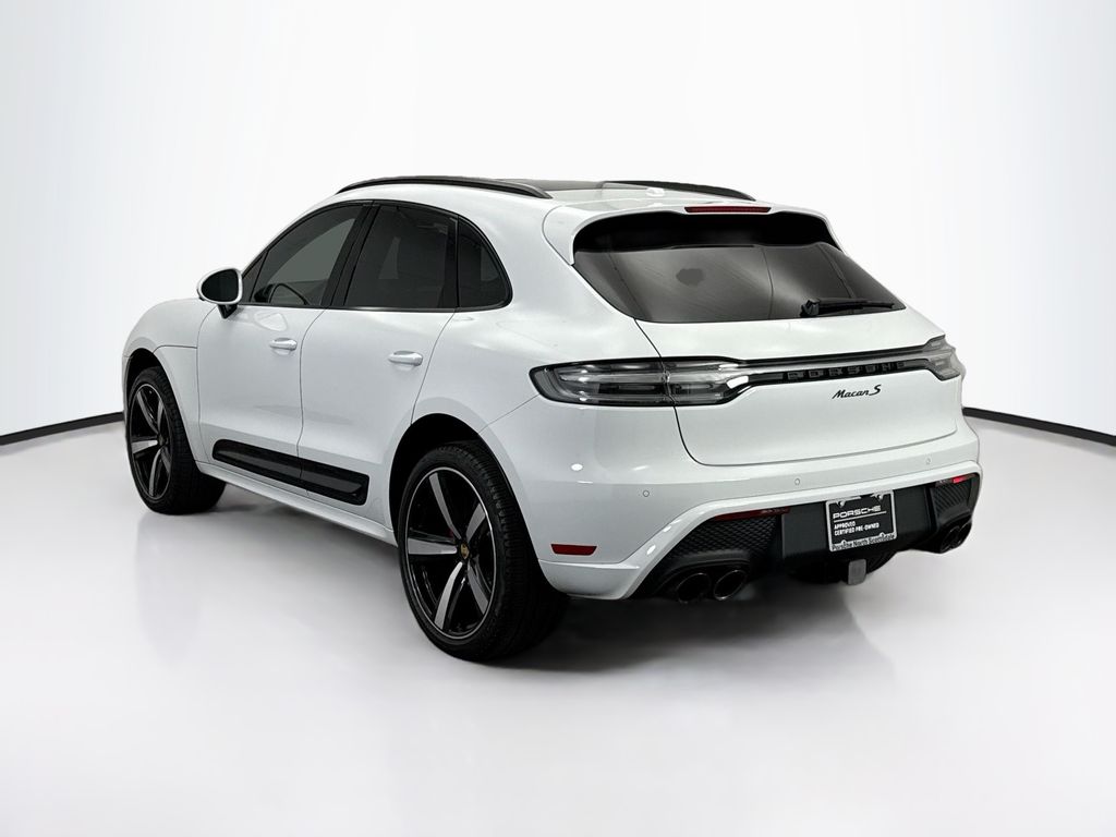 Thumbnail: 2024 Porsche Macan - 3
