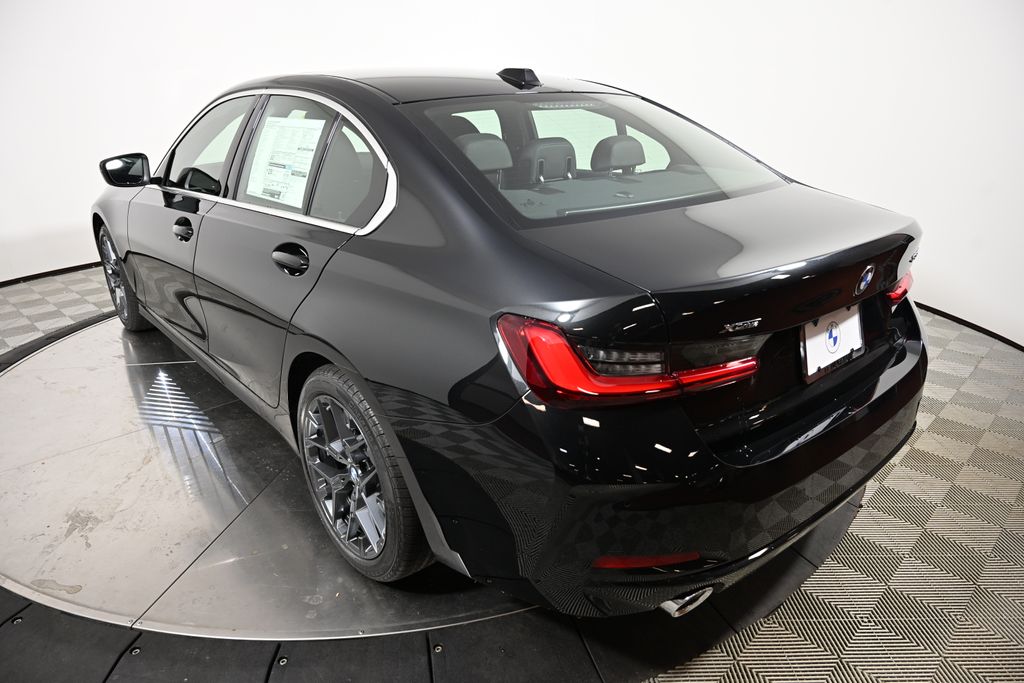 Thumbnail: 2025 BMW 3 Series - 3