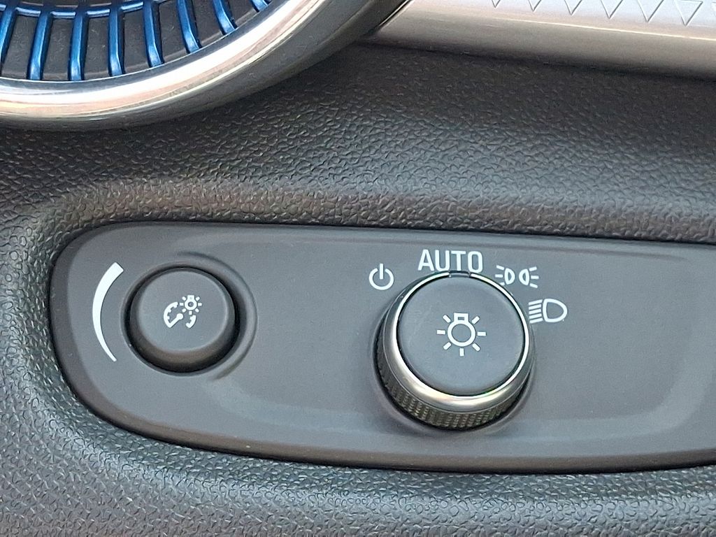 2025 Chevrolet Trax LT Gray at South Hills Kia