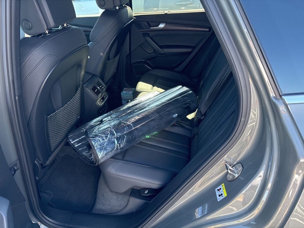 Thumbnail: 2023 Audi Q5 - 10