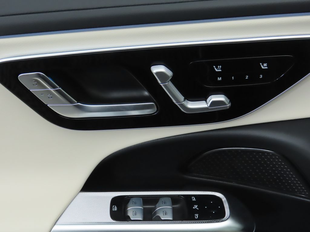 Thumbnail: 2025 Mercedes-Benz E-Class - 24