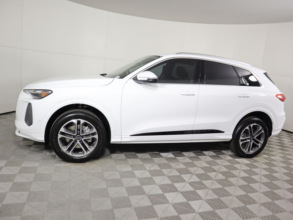 Thumbnail: 2025 Audi Q5 - 9