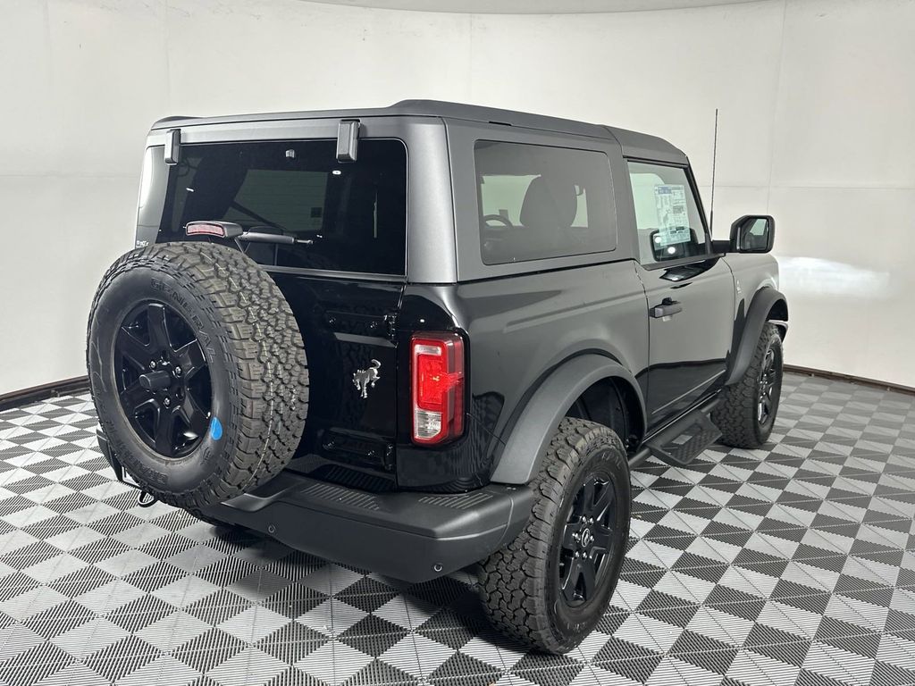 2024 Ford Bronco Black Diamond 7