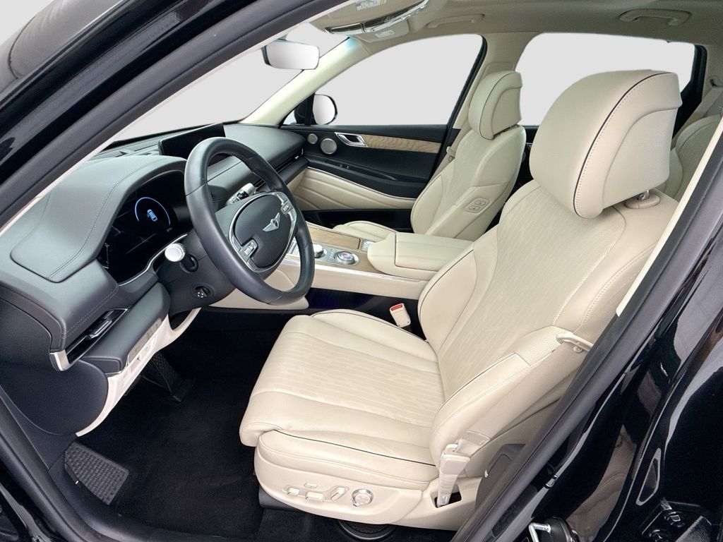 Thumbnail: 2023 Genesis GV80 - 18