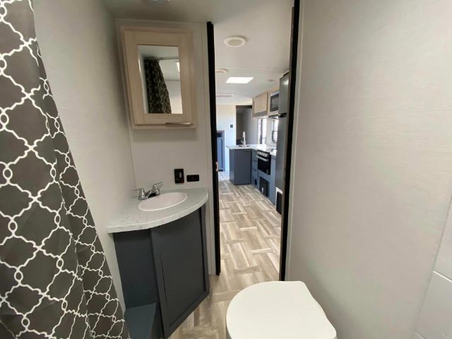 2024 White / Black Prime Time Tracer 270BHSLE Travel Trailer