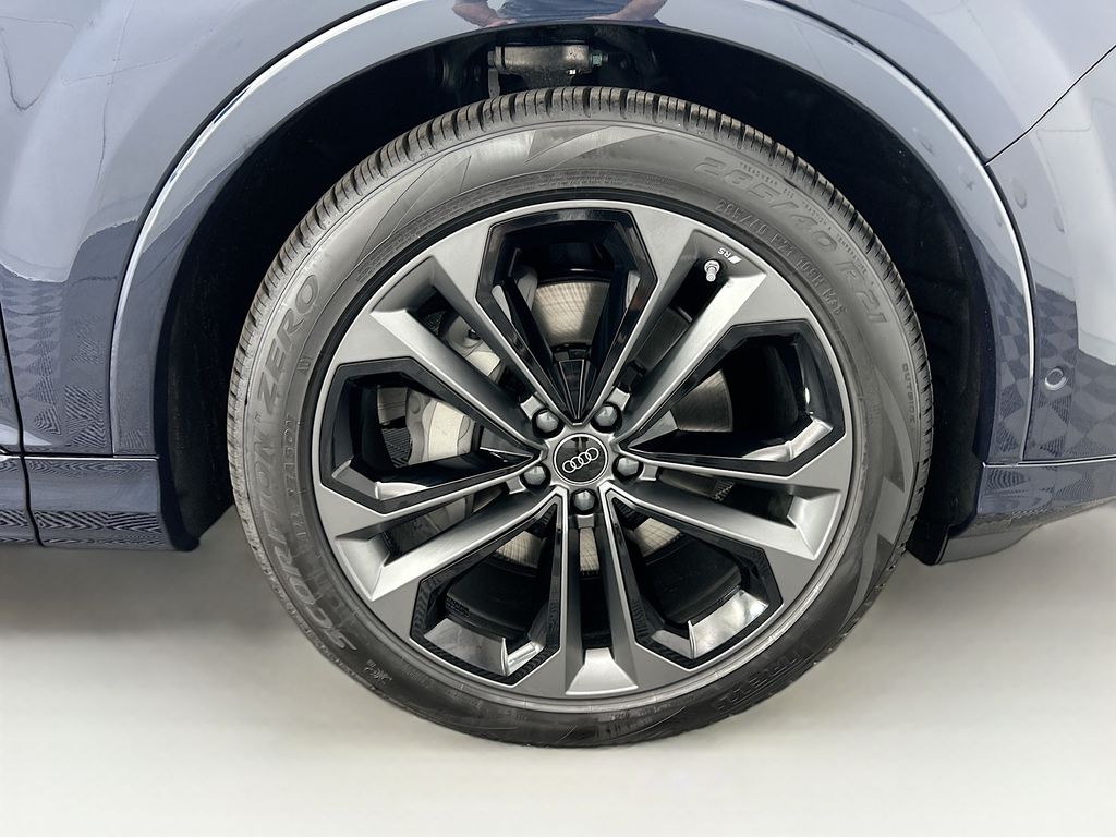 Thumbnail: 2026 Audi Q7 - 31