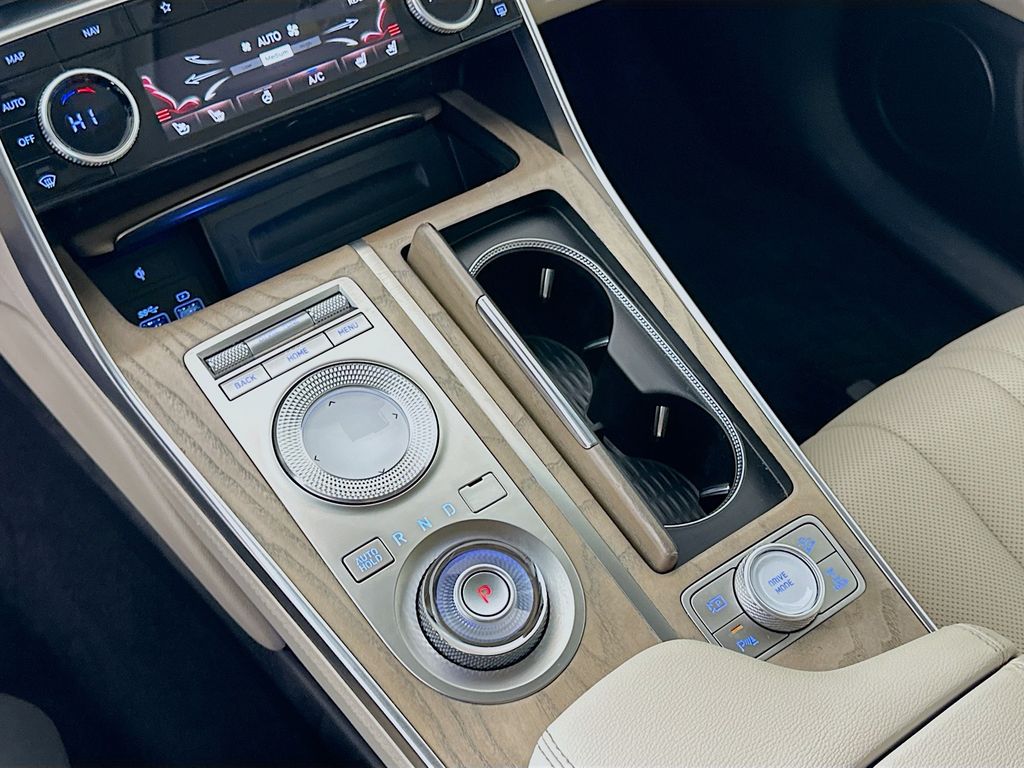 Thumbnail: 2022 Genesis GV80 - 17