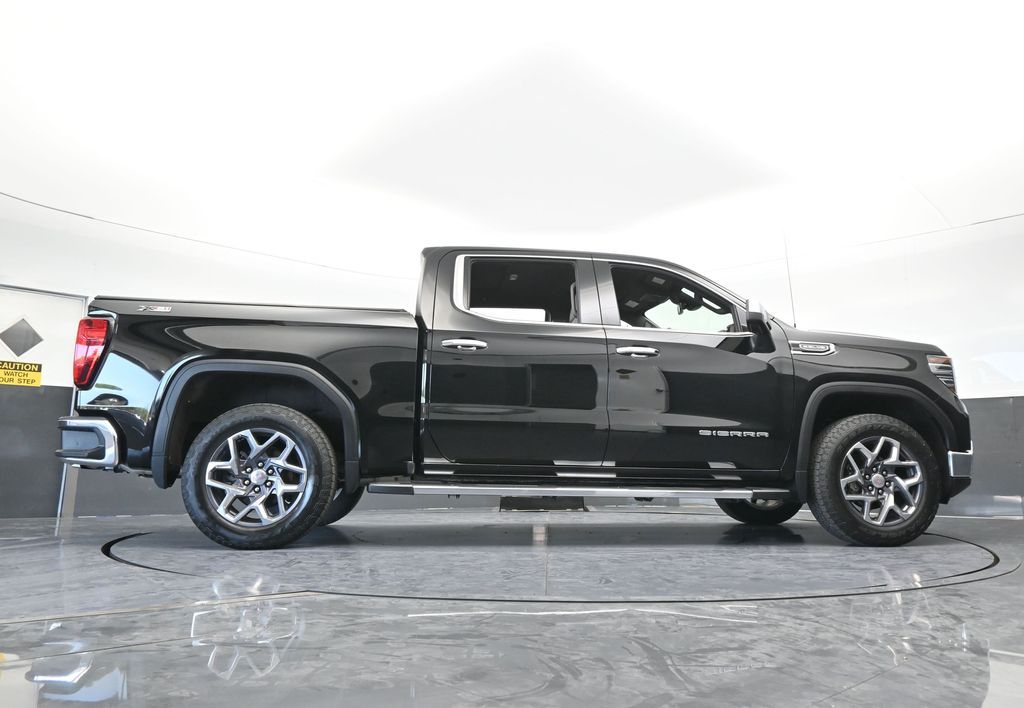 Used 2022 Onyx Black GMC SLT image 65