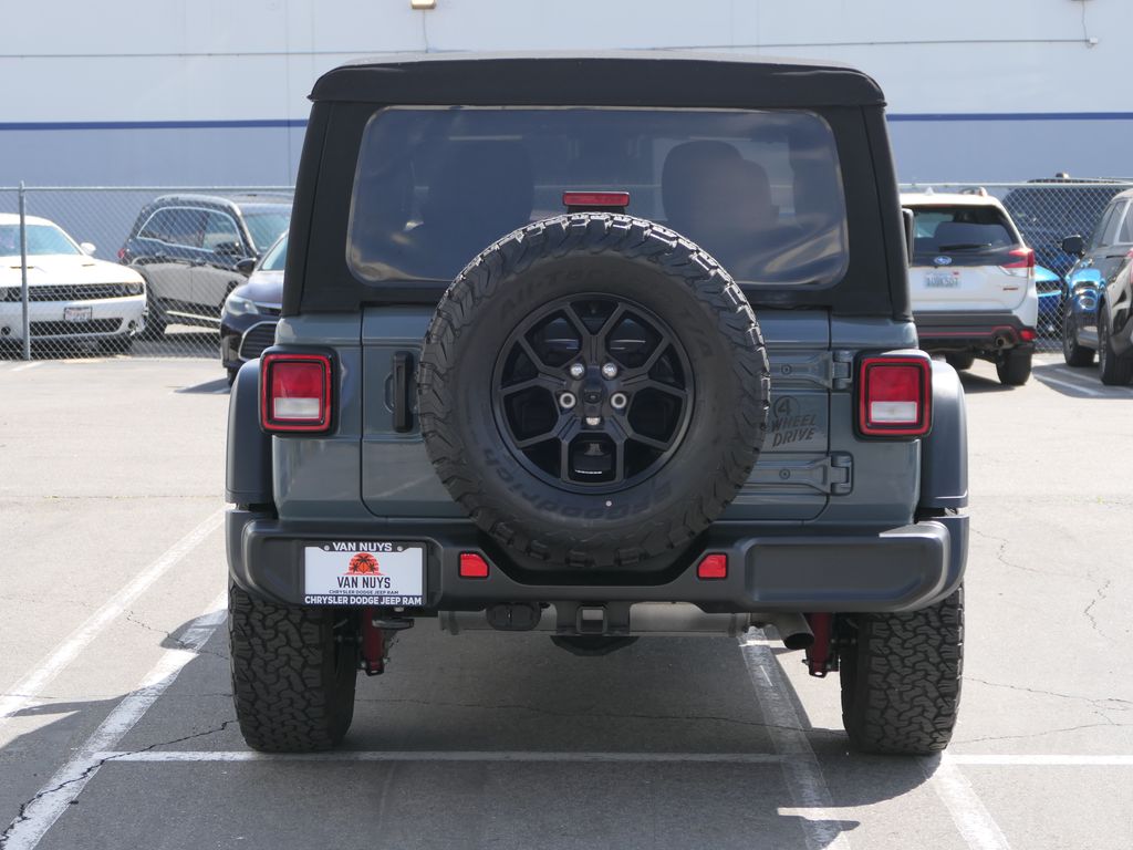 View vehicle photo 6