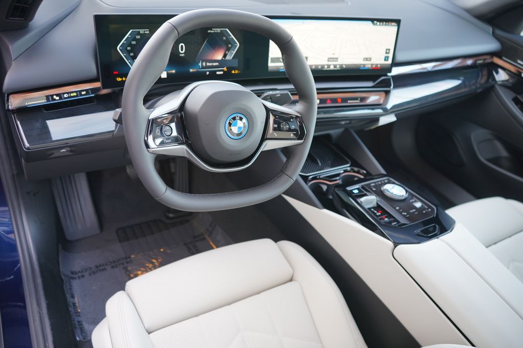 Thumbnail: 2026 BMW i5 - 12