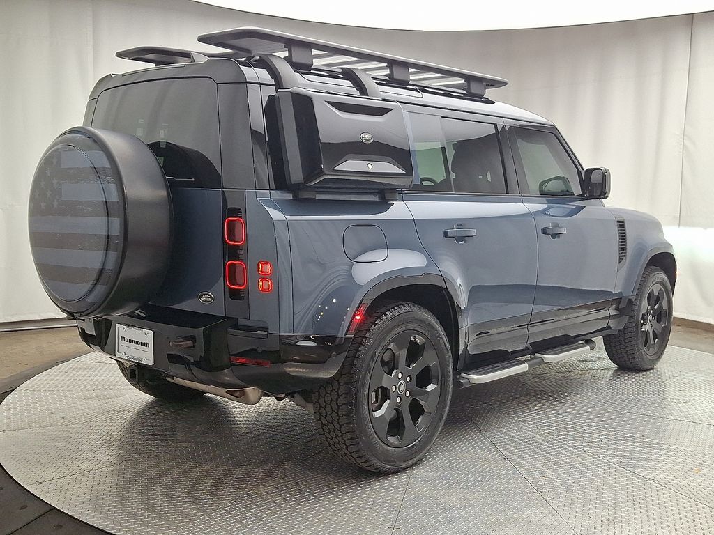 Thumbnail: 2023 Land Rover Defender - 4