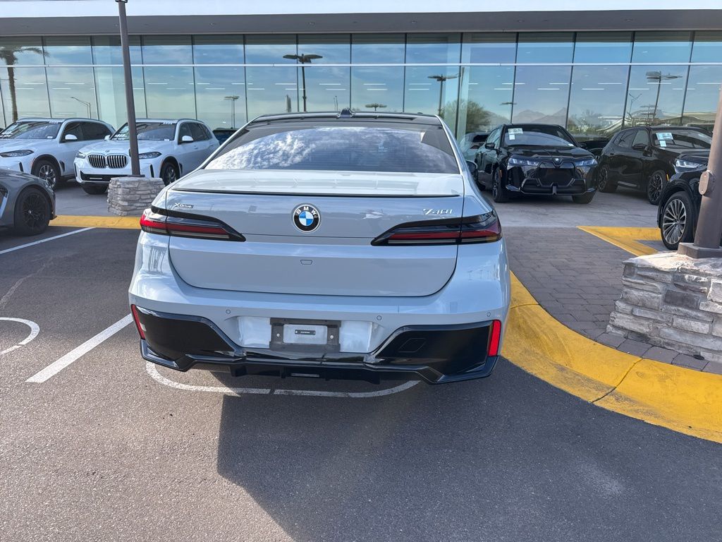 Thumbnail: 2024 BMW 7 Series - 6