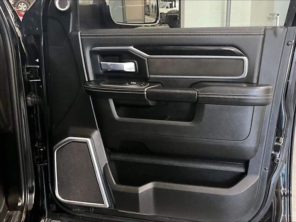2022 Ram 2500 — photo 12