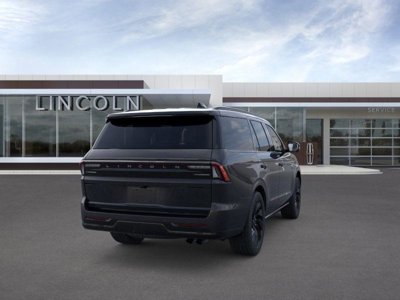 Thumbnail: 2025 Lincoln Navigator - 8