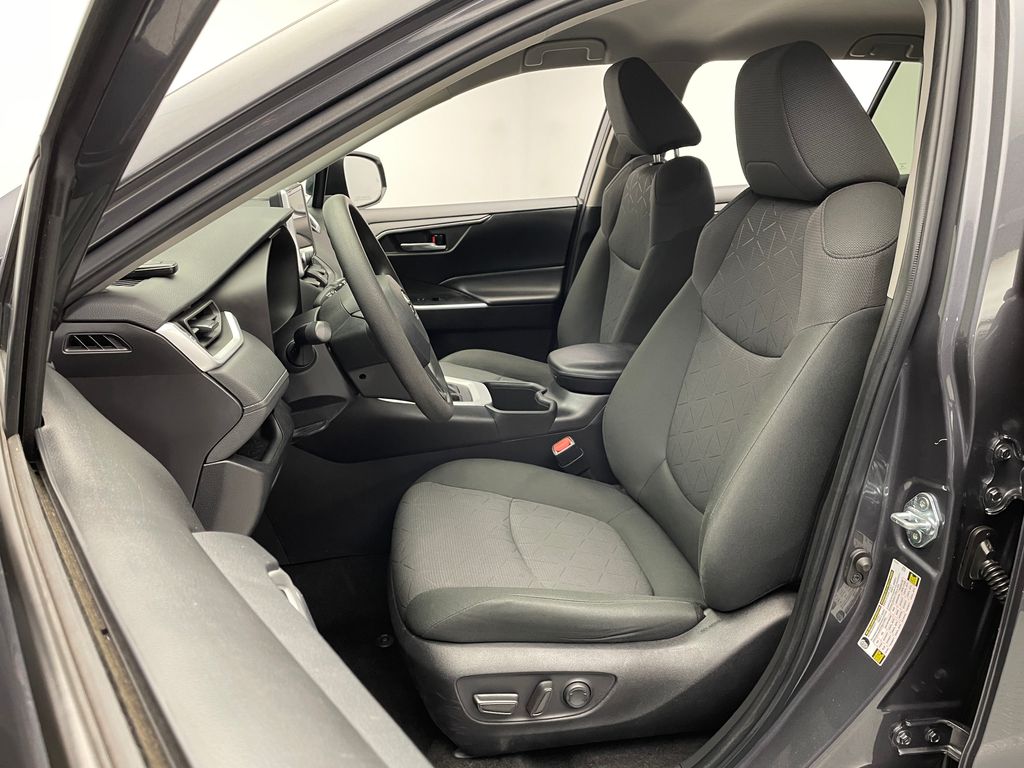 2023 Toyota RAV4 XLE 13