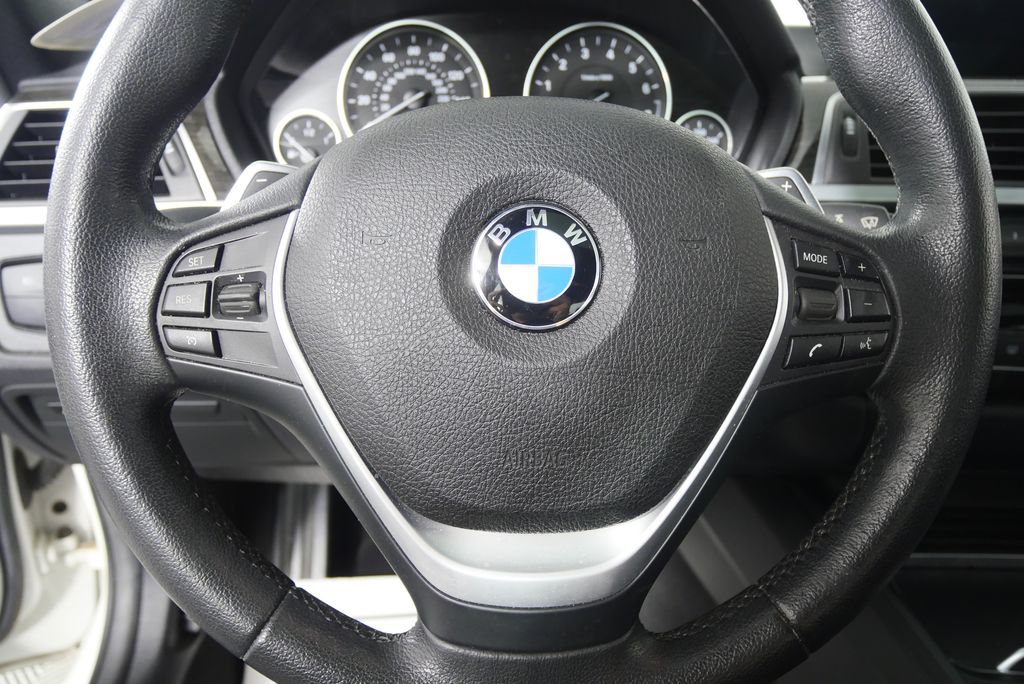 Thumbnail: 2016 BMW 3 Series - 19