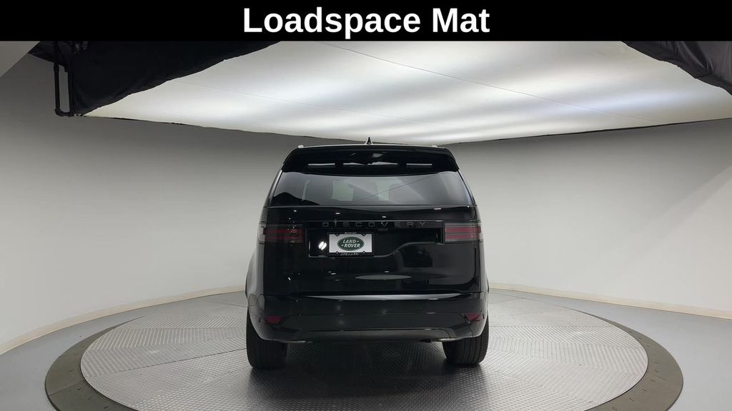 2024 Land Rover Discovery Dynamic SE 9