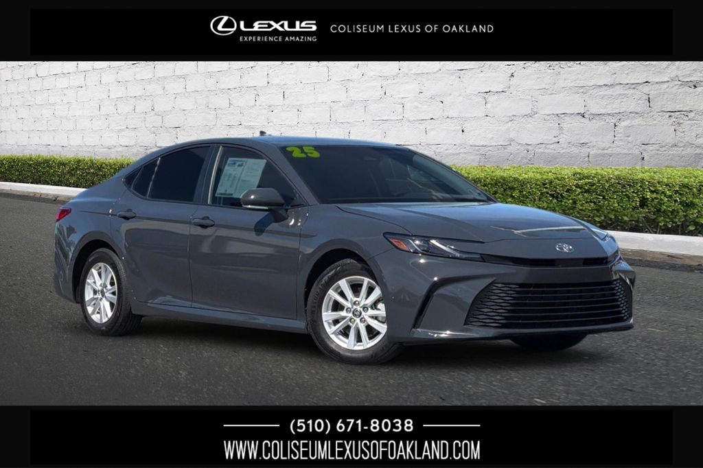 2025 Toyota Camry LE FWD