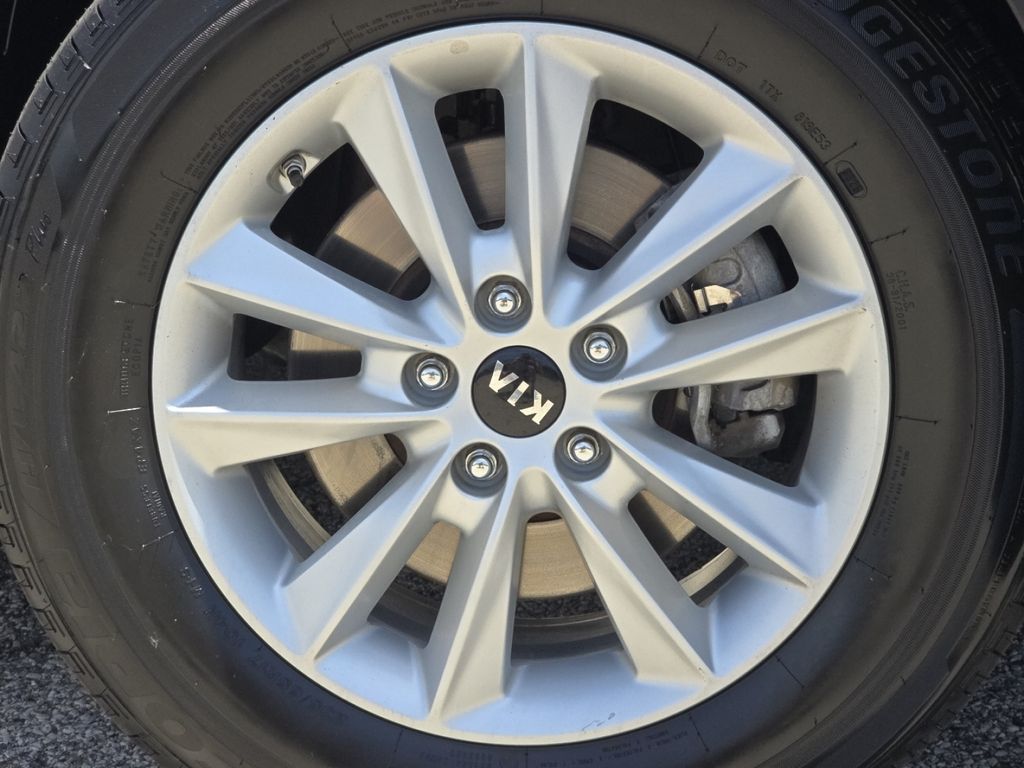 Used 2020 Silver Kia L image 15