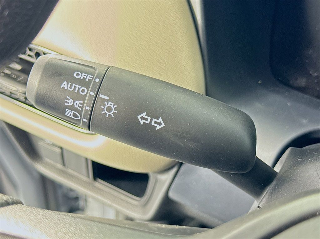 2025 Honda HR-V LX photo