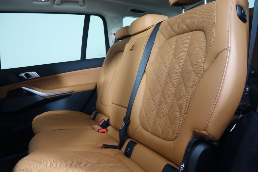 2026 BMW X7 xDrive40i 14