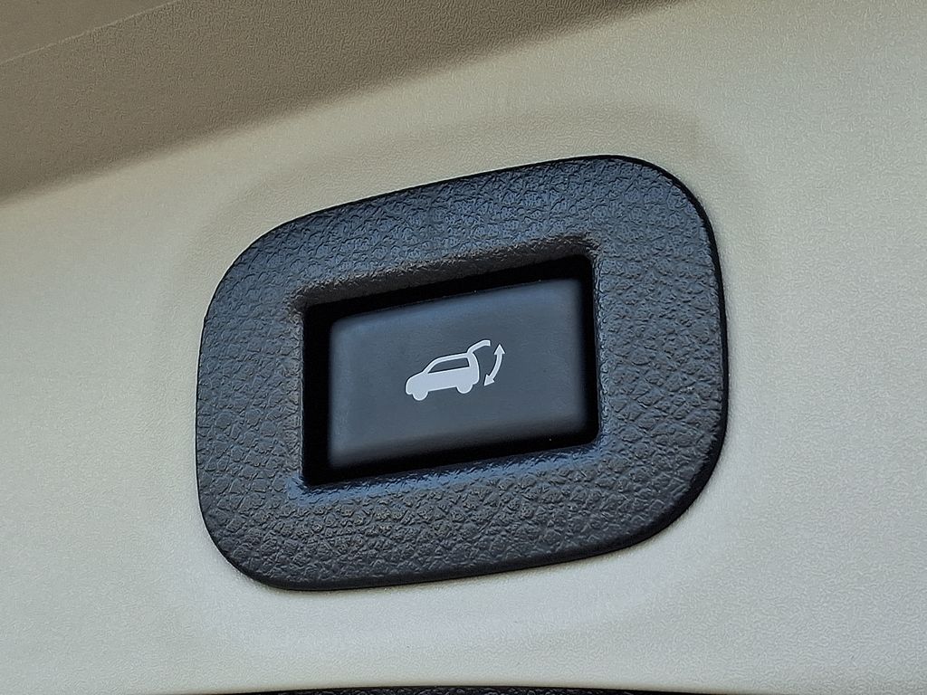 Thumbnail: 2017 Nissan Rogue - 30