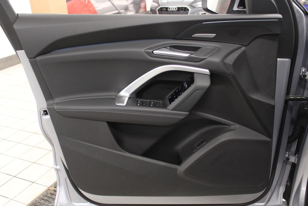 Thumbnail: 2026 Audi Q5 - 14