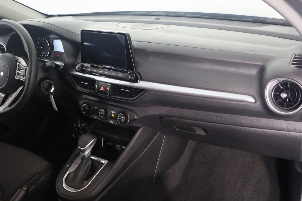 Thumbnail: 2023 Kia Forte - 7