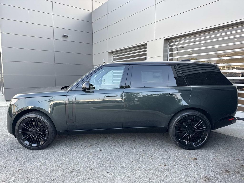 New 2026 Green Land Rover SE image 4
