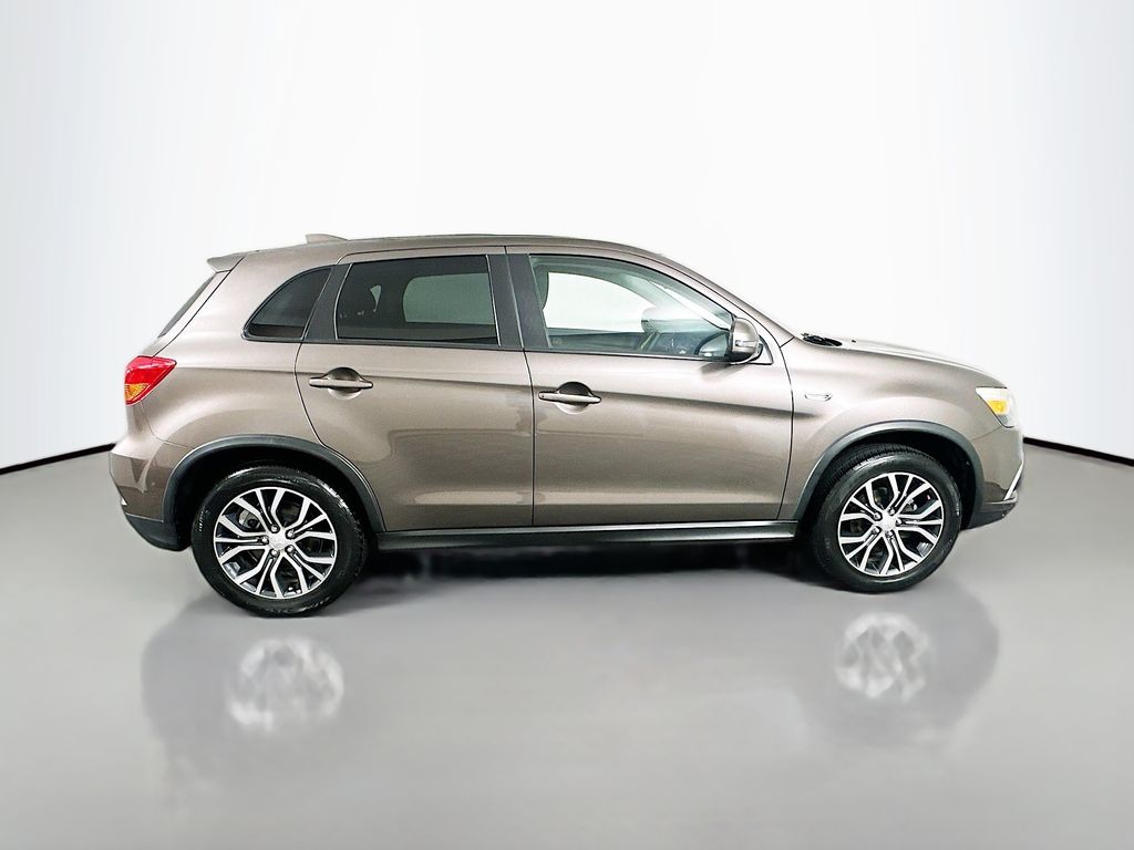 Thumbnail: 2019 Mitsubishi Outlander Sport - 4